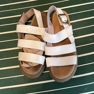 Bass leather sandals size 2